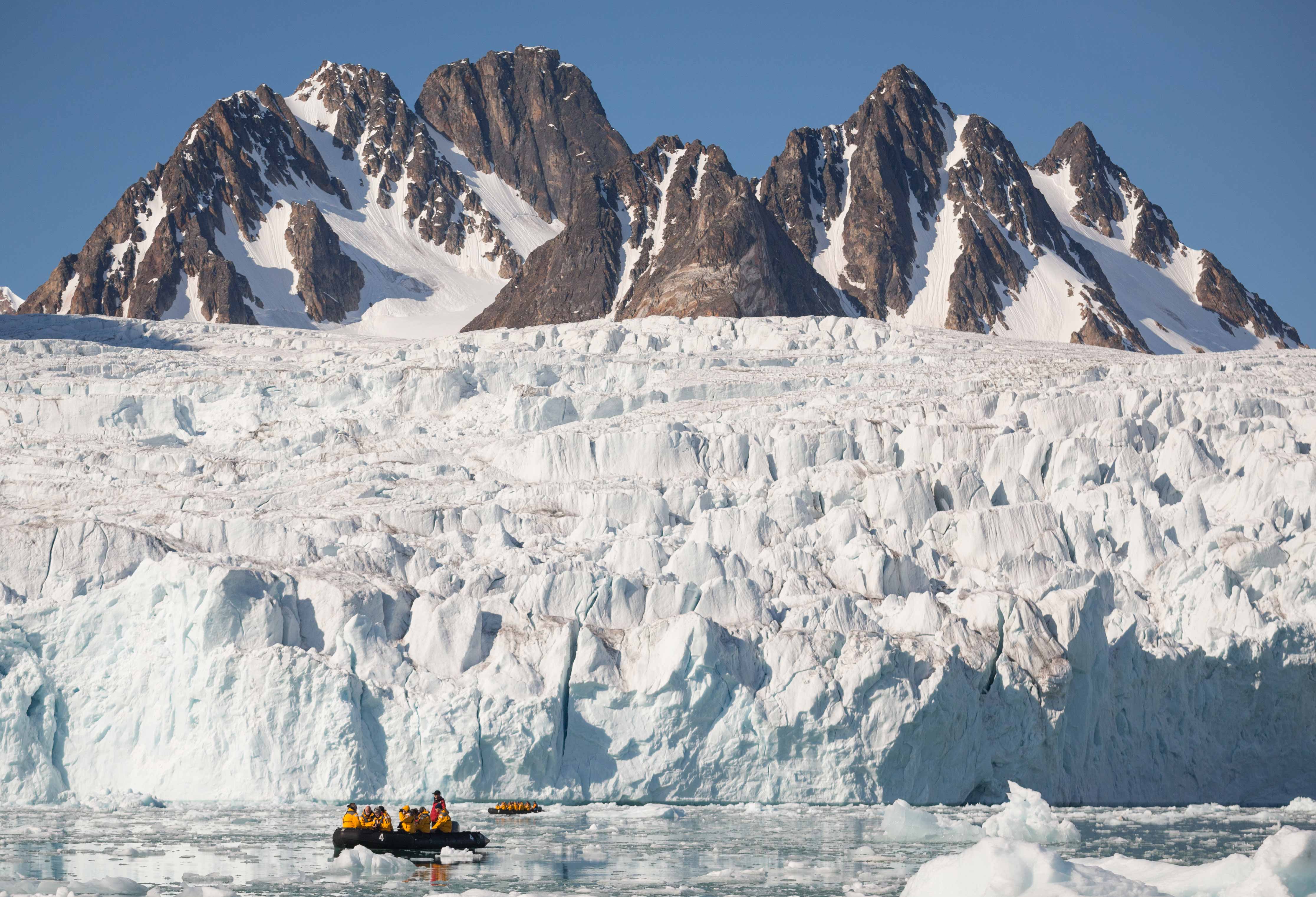 Intro to Spitsbergen: Fjords, Glaciers and Wildlife of Svalbard