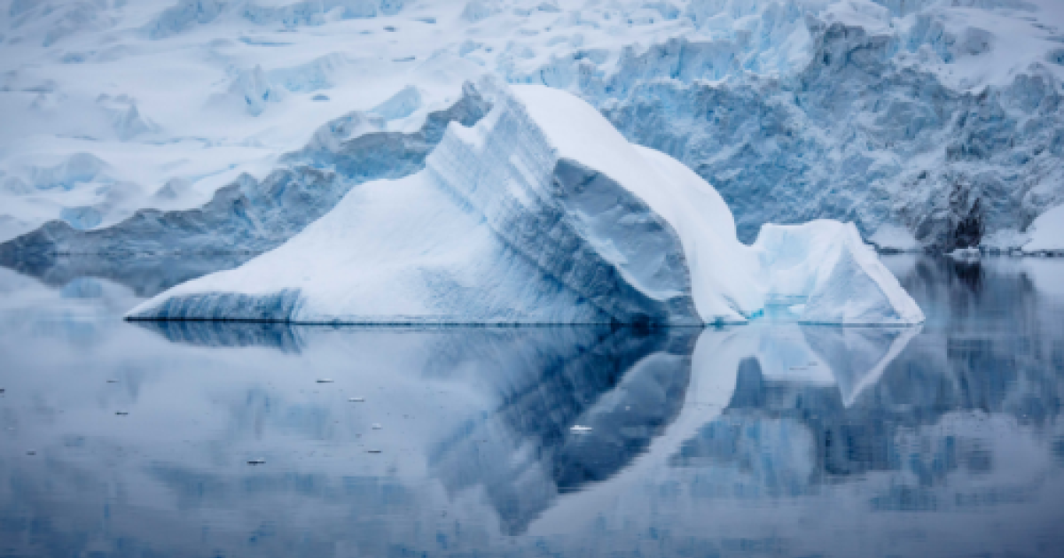 The Mysterious Club Penguin Iceberg - Explained 