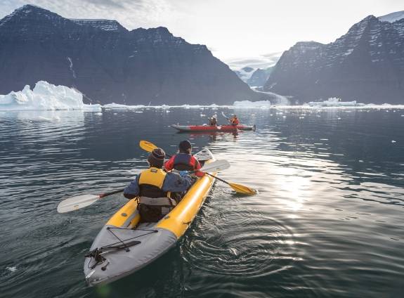 Paddling excursion in the Arctic